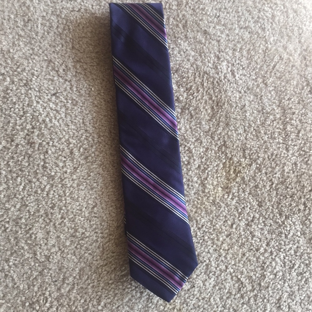 5/$15 Michael Kors tie